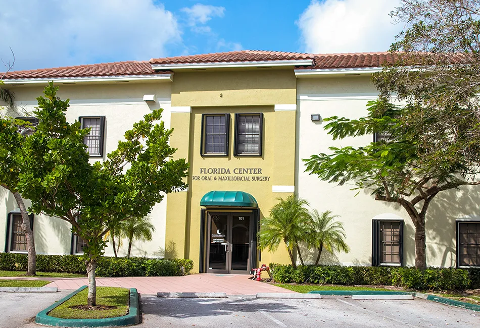 Contact Our Pembroke Pines Dental Office | FloComs ​
